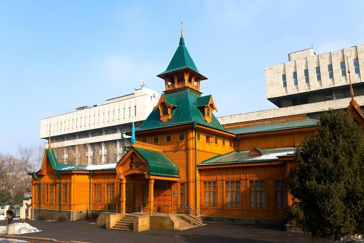 Nadezhda Apartments On Zhibek Zholy Avenue 33 Almaty Exteriér fotografie